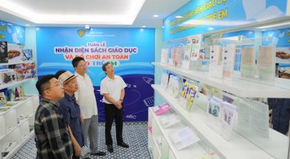 Đại diện lãnh đạo NXB Giáo dục Việt Nam tại buổi khai mạc “Tuần lễ nhận diện sách giáo dục và đồ chơi an toàn cho trẻ em”. Ảnh: Thanh Tùng